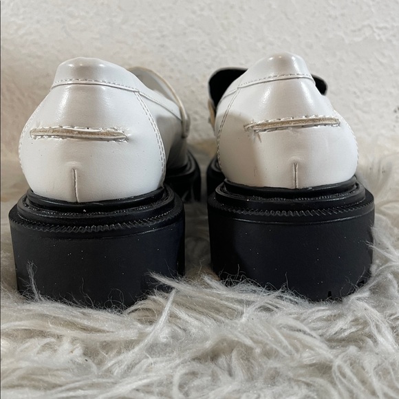H&M Black/White Chunky Loafers Platform Sole & Tassel Detail Slip On Size 37 (6) - Picture 6 of 16
